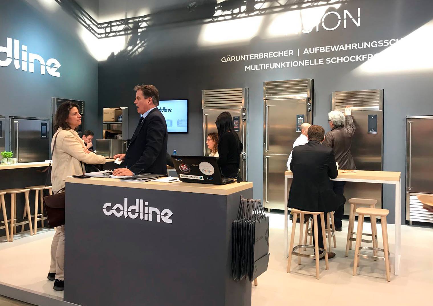 Erroll Guelsen auf dem Coldline Stand Messe in Hamburg