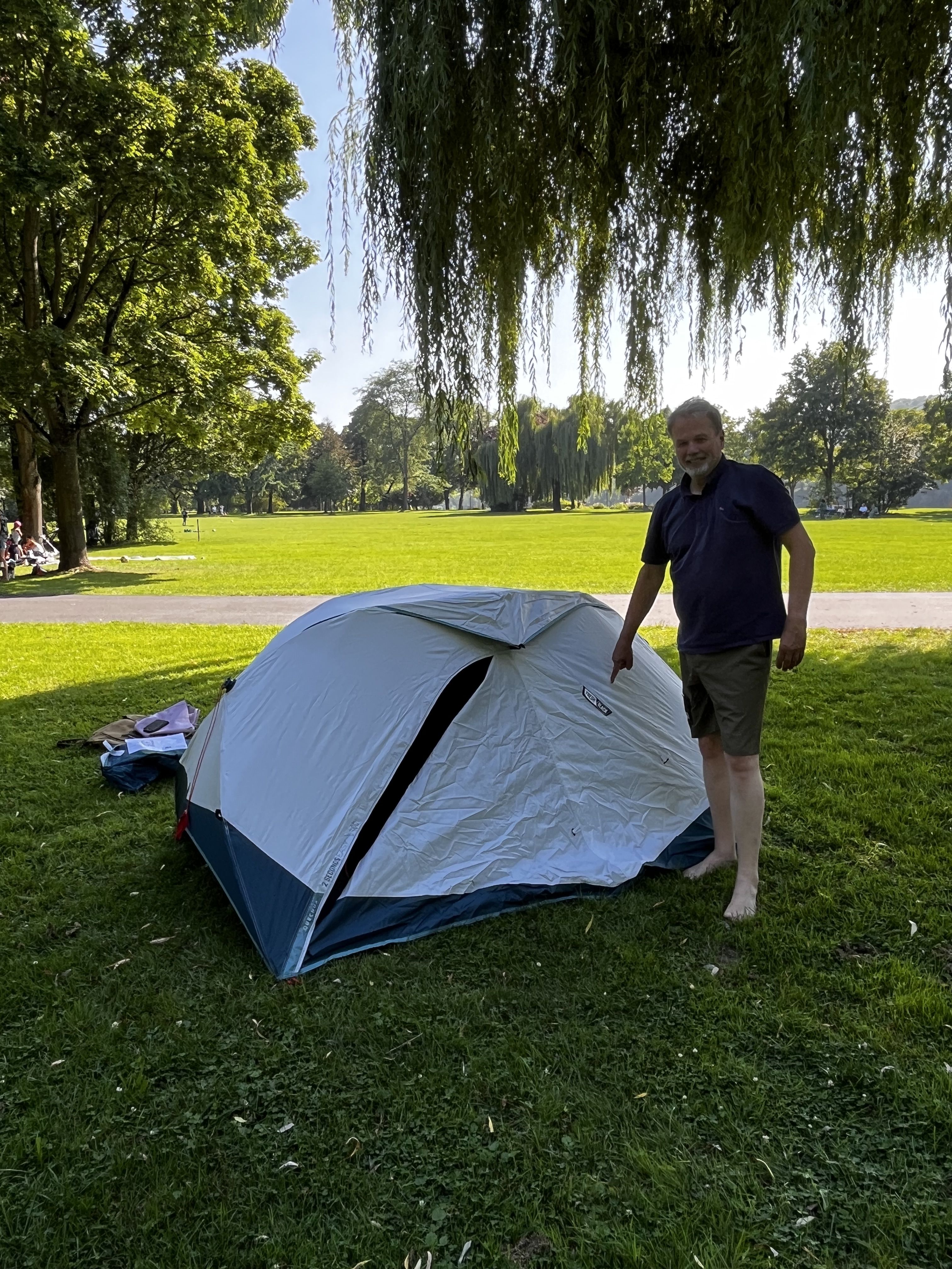 Erroll mit Zelt in Grafenwerth - Bad Honnef 2025